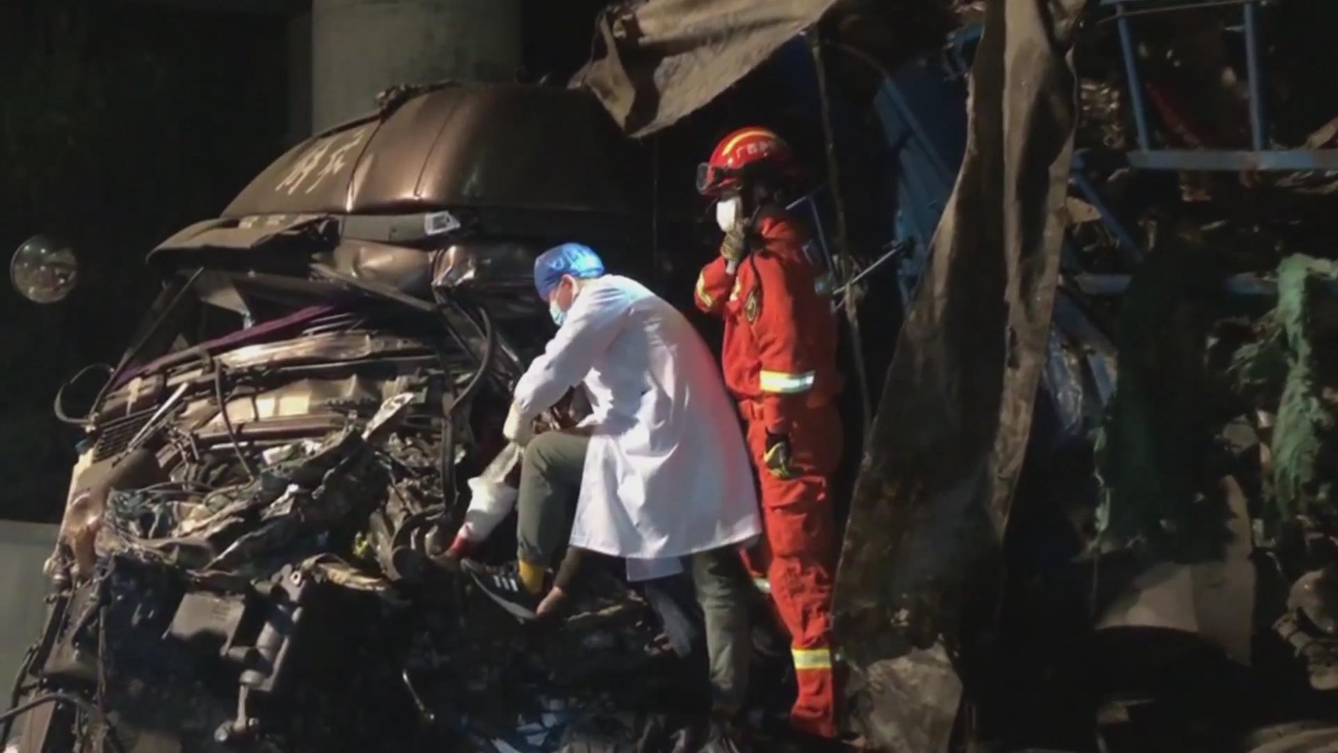 ������ײһ�˱���    ����������������Ԯ