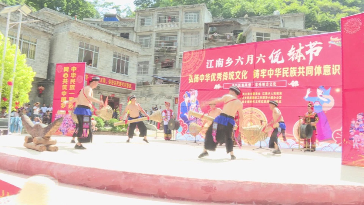 �󻯾ٰ칬����������չ�ֶ����������